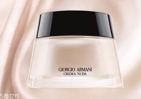 修顏霜和防曬霜先用哪個(gè) 修顏乳和防曬霜用法順序 修顏霜和防曬霜先用哪個(gè) 修顏乳和防曬霜用法順序