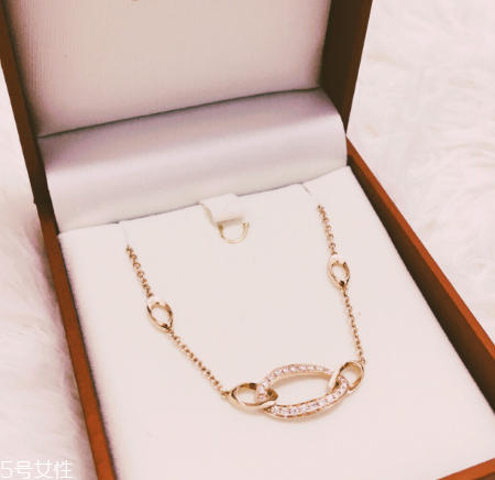 項(xiàng)鏈用火燒會(huì)發(fā)黑嗎？項(xiàng)鏈用火燒會(huì)不會(huì)變黑