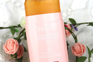 用防曬棒會(huì)花妝嗎？化妝了還能用防曬棒嗎