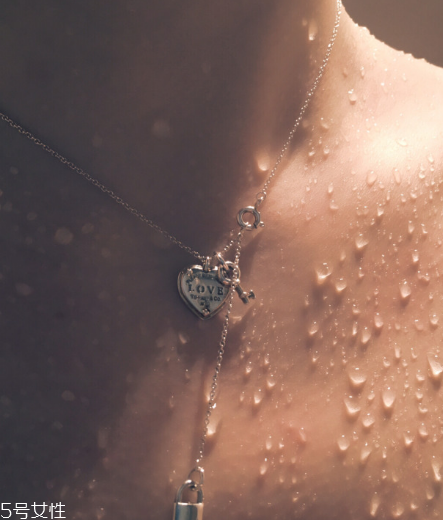 項(xiàng)鏈s925一條大約多少錢？s925項(xiàng)鏈?zhǔn)袌鰞r(jià)位