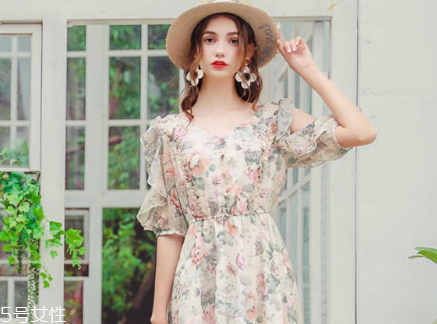 小個子女生穿什么裙子好看？小個子女生穿搭技巧