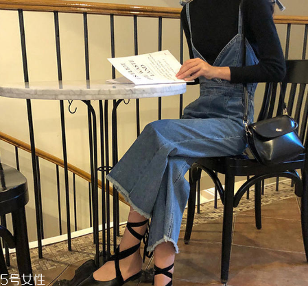 今年流行什么背帶褲？今年最火的背帶褲款式推薦