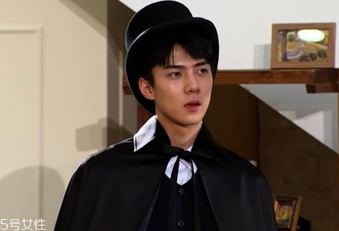 2018染什么發(fā)色 2018娛樂圈正流行清新黑 2018染什么發(fā)色 2018娛樂圈正流行清新黑