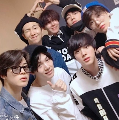 2018染什么發(fā)色 2018娛樂圈正流行清新黑 2018染什么發(fā)色 2018娛樂圈正流行清新黑