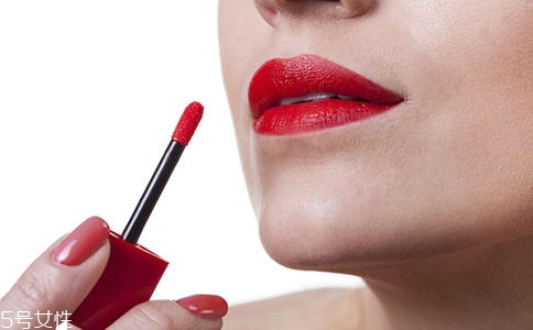 口紅和唇釉哪個(gè)持久 唇釉和口紅哪個(gè)好上手 口紅和唇釉哪個(gè)持久 唇釉和口紅哪個(gè)好上手