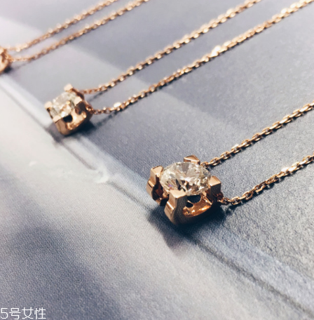 項(xiàng)鏈?zhǔn)裁搭伾每?？?xiàng)鏈顏色怎么選擇