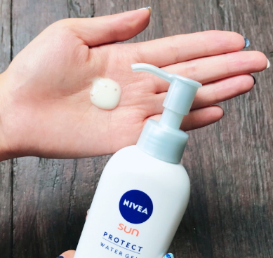 妮維雅防曬啫喱白瓶和藍(lán)瓶區(qū)別 妮維雅防曬啫喱白瓶和藍(lán)瓶區(qū)別