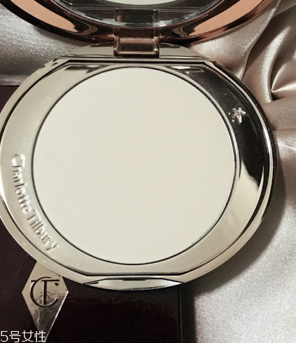 charlotte tilbury無暇極細(xì)蜜粉餅多少錢 ct極細(xì)無暇粉餅 charlotte tilbury無暇極細(xì)蜜粉餅多少錢 ct極細(xì)無暇粉餅