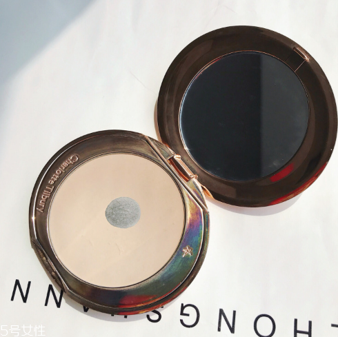 charlotte tilbury無瑕極細蜜粉餅適合什么膚質 charlotte tilbury無瑕極細蜜粉餅適合什么膚質