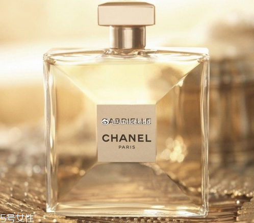 香奈兒嘉柏麗香水好聞嗎 香奈兒嘉柏麗香水價(jià)格 香奈兒嘉柏麗香水好聞嗎 香奈兒嘉柏麗香水價(jià)格