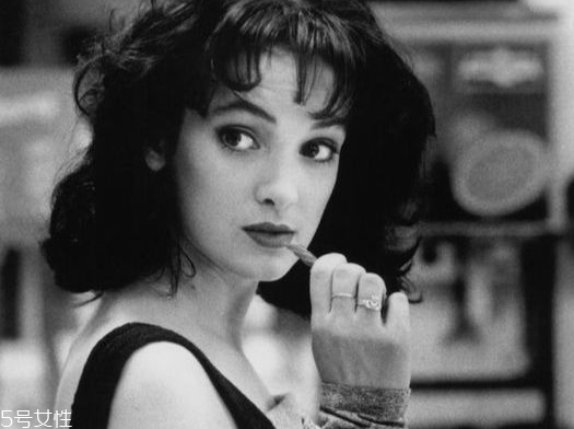 12星座2018年5月運(yùn)勢大解析 單身水瓶會陷入熱戀 12星座2018年5月運(yùn)勢大解析 單身水瓶會陷入熱戀