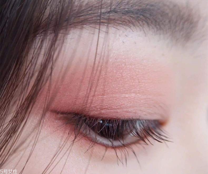 新手如何挑選眼影 挑選眼影2個(gè)原則 新手如何挑選眼影 挑選眼影2個(gè)原則