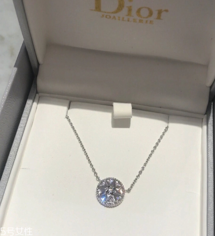 項(xiàng)鏈分大小號嗎？項(xiàng)鏈有大小號之分嗎