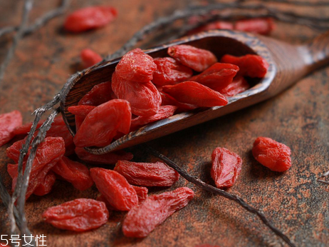 枸杞是發(fā)物嗎？枸杞屬于發(fā)物嗎？