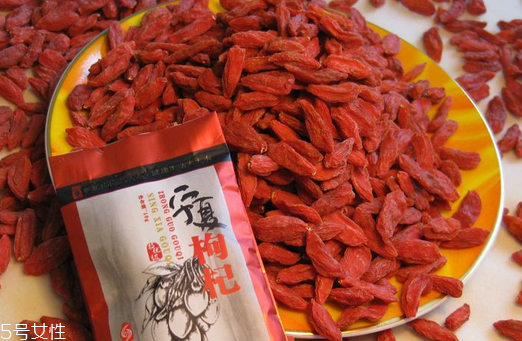 枸杞是大的好還是小的好？枸杞買(mǎi)大還是買(mǎi)小？