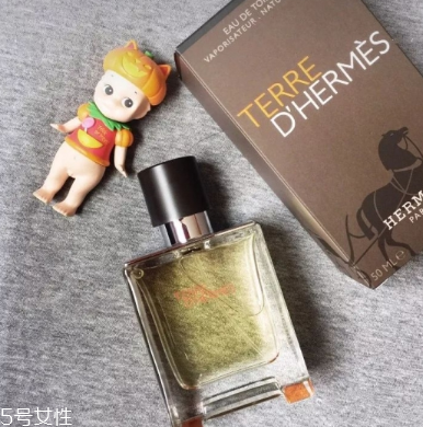 男生用什么香水比較好 男士香水選購(gòu)小技巧 男生用什么香水比較好 男士香水選購(gòu)小技巧