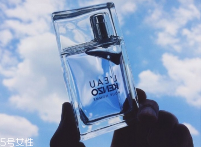 男生用什么香水比較好 男士香水選購(gòu)小技巧 男生用什么香水比較好 男士香水選購(gòu)小技巧