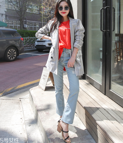 紅色t恤衫配什么外套？紅色t恤搭配外套技巧