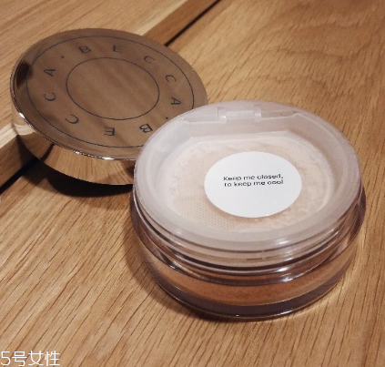 becca水散粉好用嗎 becca水霧煥活散粉 becca水散粉好用嗎 becca水霧煥活散粉