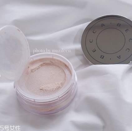 becca水散粉好用嗎 becca水霧煥活散粉 becca水散粉好用嗎 becca水霧煥活散粉