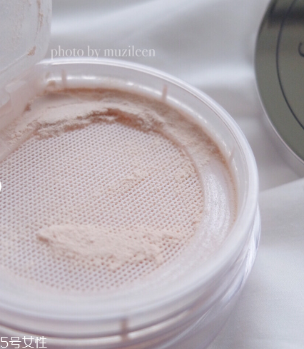 becca水散粉好用嗎 becca水霧煥活散粉 becca水散粉好用嗎 becca水霧煥活散粉