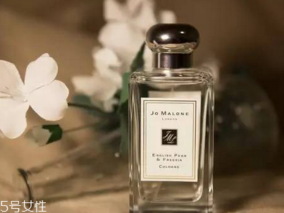 香水和香氛有什么區(qū)別 香水和香氛的區(qū)別 香水和香氛有什么區(qū)別 香水和香氛的區(qū)別