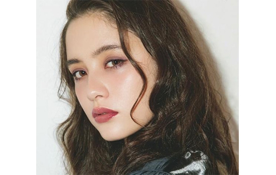 夜店眼妝教程圖片 紫色系眼妝畫(huà)法步驟教程 夜店眼妝教程圖片 紫色系眼妝畫(huà)法步驟教程