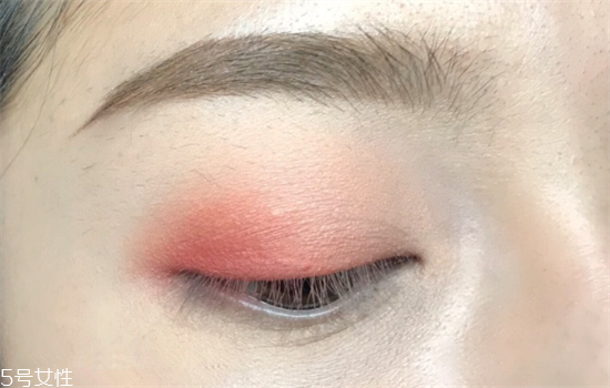 橘紅色眼影怎么畫 橘色眼妝畫法步驟圖 橘紅色眼影怎么畫 橘色眼妝畫法步驟圖