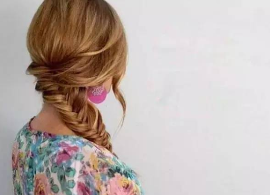 菠蘿辮自己怎么編好看 菠蘿辮自己編發(fā)方法 菠蘿辮自己怎么編好看 菠蘿辮自己編發(fā)方法