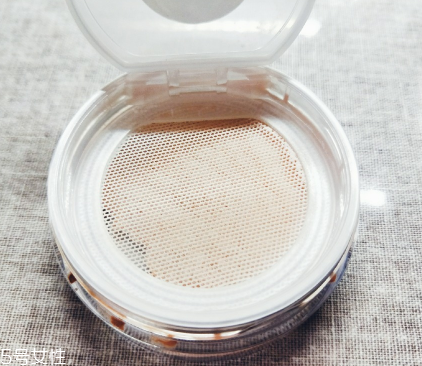 becca水散粉適合干皮嗎 becca2018新款保濕定妝散粉 becca水散粉適合干皮嗎 becca2018新款保濕定妝散粉