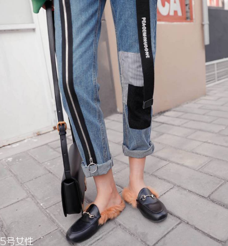 夏天穿什么樣的牛仔褲顯瘦？夏天適合穿什么牛仔褲