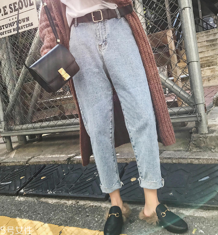 夏天穿什么樣的牛仔褲顯瘦？夏天適合穿什么牛仔褲