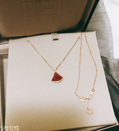 寶格麗扇子項(xiàng)鏈多少錢？寶格麗小扇子項(xiàng)鏈價(jià)格