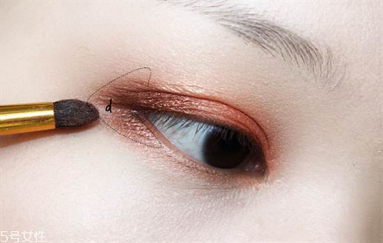 橘紅色眼影怎么畫 橘色眼妝畫法步驟圖 橘紅色眼影怎么畫 橘色眼妝畫法步驟圖