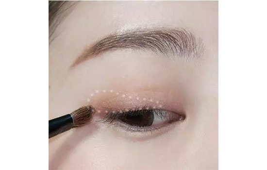 綠色眼影怎么畫好看 綠色眼妝的畫法教程圖解 綠色眼影怎么畫好看 綠色眼妝的畫法教程圖解