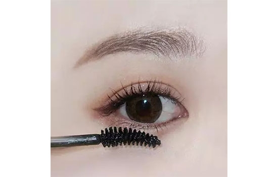 綠色眼影怎么畫好看 綠色眼妝的畫法教程圖解 綠色眼影怎么畫好看 綠色眼妝的畫法教程圖解