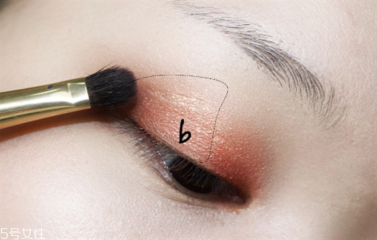 橘紅色眼影怎么畫 橘色眼妝畫法步驟圖 橘紅色眼影怎么畫 橘色眼妝畫法步驟圖