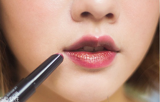 金色眼妝怎么畫好看 夏日混血妝妝容教程圖解 金色眼妝怎么畫好看 夏日混血妝妝容教程圖解