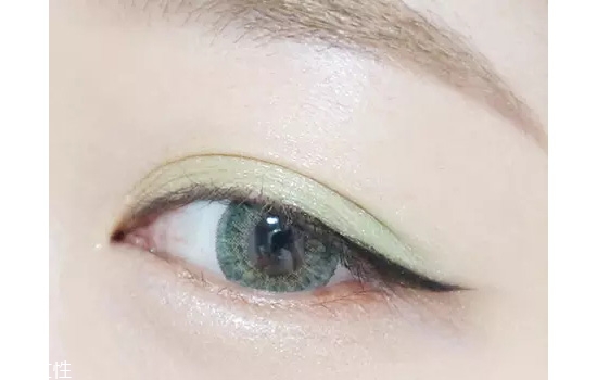 綠色眼影怎么畫好看 綠色眼妝的畫法教程圖解 綠色眼影怎么畫好看 綠色眼妝的畫法教程圖解
