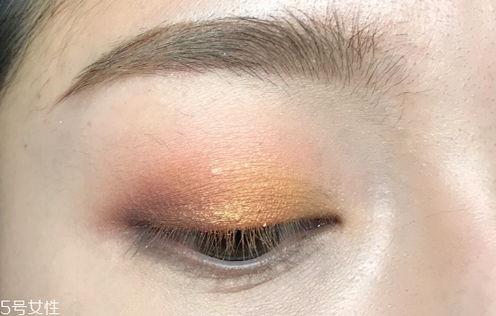 金色眼妝怎么畫好看 夏日混血妝妝容教程圖解 金色眼妝怎么畫好看 夏日混血妝妝容教程圖解