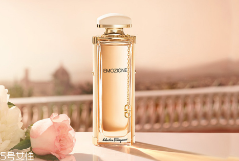 花粉過敏可以用香水嗎 花粉過敏者易對(duì)香水過敏 花粉過敏可以用香水嗎 花粉過敏者易對(duì)香水過敏