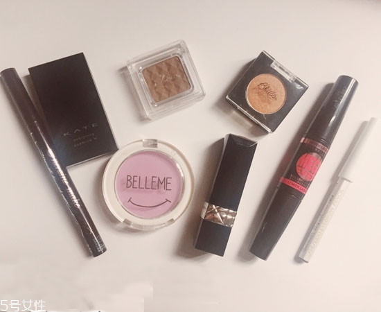 金色眼妝怎么畫好看 夏日混血妝妝容教程圖解 金色眼妝怎么畫好看 夏日混血妝妝容教程圖解