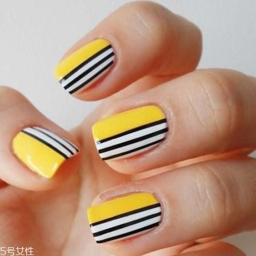 黃色條紋美甲教程 黃色系條紋美甲款式大全 黃色條紋美甲教程 黃色系條紋美甲款式大全