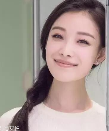 菠蘿辮自己怎么編好看 菠蘿辮自己編發(fā)方法 菠蘿辮自己怎么編好看 菠蘿辮自己編發(fā)方法