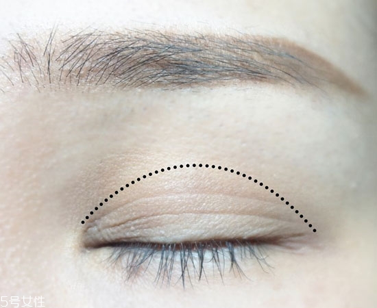 金色眼妝怎么畫好看 夏日混血妝妝容教程圖解 金色眼妝怎么畫好看 夏日混血妝妝容教程圖解