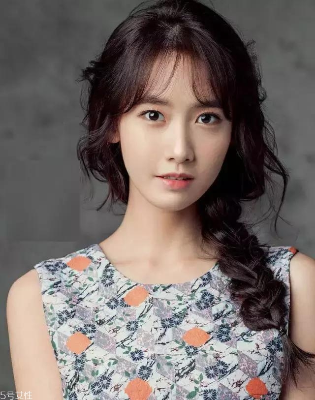 菠蘿辮自己怎么編好看 菠蘿辮自己編發(fā)方法 菠蘿辮自己怎么編好看 菠蘿辮自己編發(fā)方法