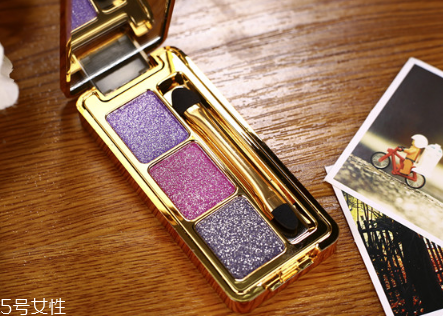 夜店眼妝教程圖片 紫色系眼妝畫(huà)法步驟教程 夜店眼妝教程圖片 紫色系眼妝畫(huà)法步驟教程