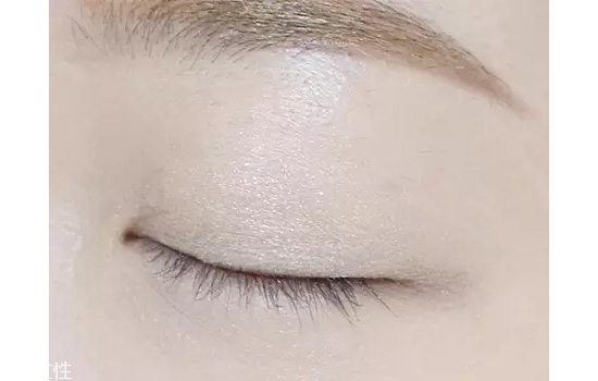 綠色眼影怎么畫好看 綠色眼妝的畫法教程圖解 綠色眼影怎么畫好看 綠色眼妝的畫法教程圖解