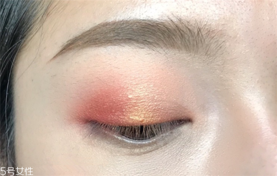 橘紅色眼影怎么畫 橘色眼妝畫法步驟圖 橘紅色眼影怎么畫 橘色眼妝畫法步驟圖