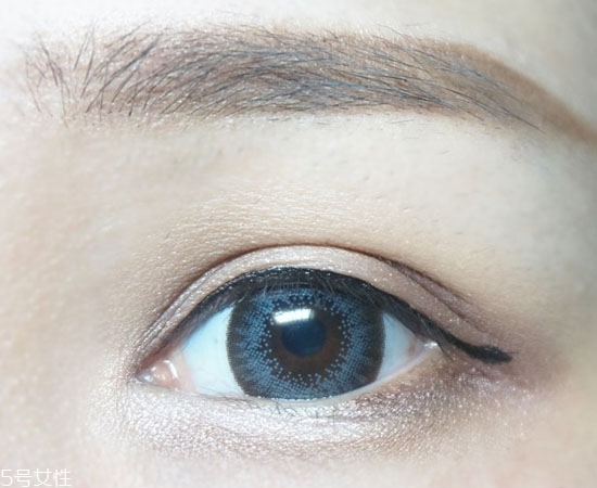金色眼妝怎么畫好看 夏日混血妝妝容教程圖解 金色眼妝怎么畫好看 夏日混血妝妝容教程圖解